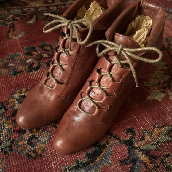 Aldo 30's Style Lace Up Heeled Booties 9.5 - Picture 3 of 7